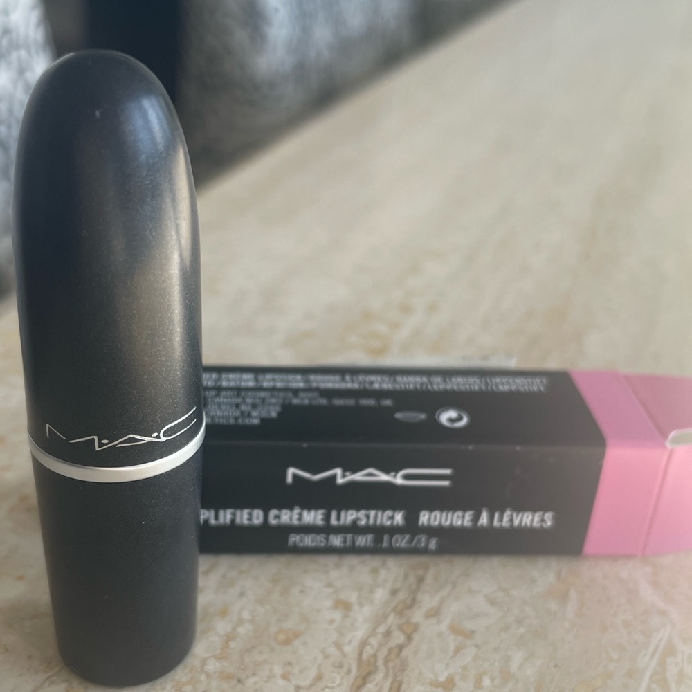 MAC CREME LIPSTICK SAINT GERMAIN